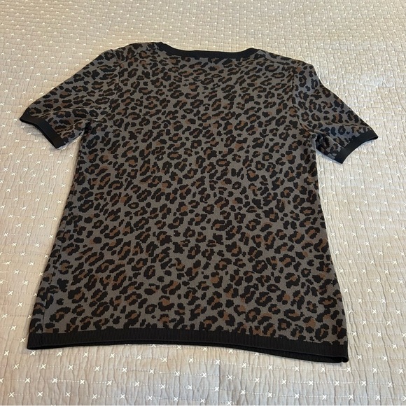 Ann Taylor Women’s Black, Gray and Brown Animal Print Sweater Size L - Picture 2 of 5